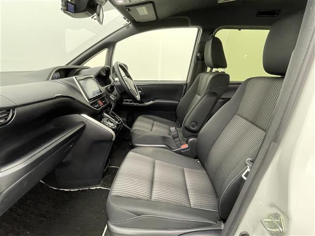 ヴォクシー ZS 煌 純正ナビ(CD・DVD・フルセグ・SD)バックカメラ 純正フリップダウンモニター 社外前後ドライブレコーダー ビルトインETC クルーズコントロール 衝突軽減ブレーキ 横滑り防止 アイドリングストップ(24枚目)