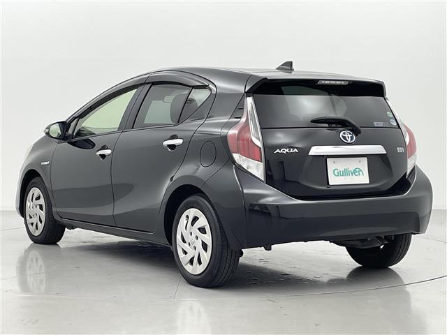 アクア Sスタイルブラック 社外ナビ(CD・DVD・フルセグ・BT・SD)バックカメラ 社外ETC 衝突軽減ブレーキ 横滑り防止 電動格納ミラー 純正フロアマット オートライト オートマチックハイビーム LEDヘッドライト(3枚目)