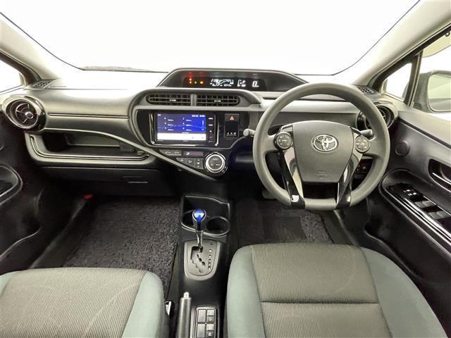 アクア Sスタイルブラック 社外ナビ(CD・DVD・フルセグ・BT・SD)バックカメラ 社外ETC 衝突軽減ブレーキ 横滑り防止 電動格納ミラー 純正フロアマット オートライト オートマチックハイビーム LEDヘッドライト(4枚目)