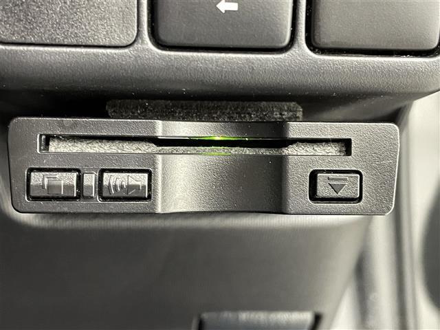 アクア Sスタイルブラック 社外ナビ(CD・DVD・フルセグ・BT・SD)バックカメラ 社外ETC 衝突軽減ブレーキ 横滑り防止 電動格納ミラー 純正フロアマット オートライト オートマチックハイビーム LEDヘッドライト(6枚目)