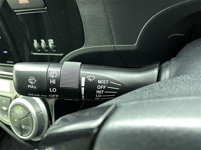 アクア Sスタイルブラック 社外ナビ(CD・DVD・フルセグ・BT・SD)バックカメラ 社外ETC 衝突軽減ブレーキ 横滑り防止 電動格納ミラー 純正フロアマット オートライト オートマチックハイビーム LEDヘッドライト(11枚目)