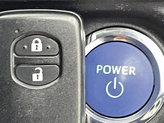 アクア Sスタイルブラック 社外ナビ(CD・DVD・フルセグ・BT・SD)バックカメラ 社外ETC 衝突軽減ブレーキ 横滑り防止 電動格納ミラー 純正フロアマット オートライト オートマチックハイビーム LEDヘッドライト(13枚目)