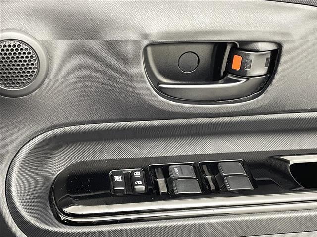 アクア Sスタイルブラック 社外ナビ(CD・DVD・フルセグ・BT・SD)バックカメラ 社外ETC 衝突軽減ブレーキ 横滑り防止 電動格納ミラー 純正フロアマット オートライト オートマチックハイビーム LEDヘッドライト(16枚目)