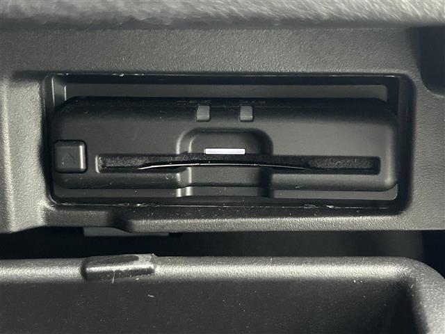 セレナ e-パワー ハイウェイスターV 純正10インチナビ(CD・DVD・フルセグ・BT・USB)全周囲カメラ 前後ドライブレコーダー ETC 両側パワースライドドア クリアランスソナー 衝突軽減ブレーキ レーンキープアシスト 横滑り防止(7枚目)