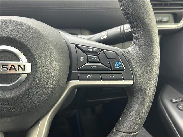 セレナ e-パワー ハイウェイスターV 純正10インチナビ(CD・DVD・フルセグ・BT・USB)全周囲カメラ 前後ドライブレコーダー ETC 両側パワースライドドア クリアランスソナー 衝突軽減ブレーキ レーンキープアシスト 横滑り防止(11枚目)