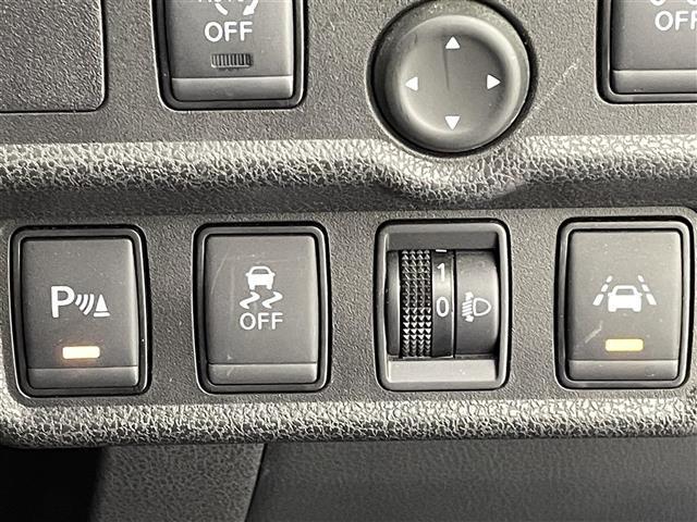 ノート Ｘ　社外ナビ　バックカメラ　社外前方ドライブレコーダー　前後クリアランスソナー　衝突軽減ブレーキ　レーンキープアシスト　アイドリングストップ　オートライト　電動格納ミラー　純正フロアマット（16枚目）