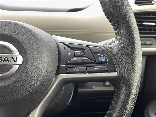 セレナ ｅ－パワー　ハイウェイスターＶ　禁煙車　純正ナビ（ＣＤ・ＤＶＤ・ＢＴ・フルセグ・ＳＤ・ＵＳＢ）全周囲カメラ　純正前方ドライブレコーダー　ビルトインＥＴＣ　両側パワースライドドア　前後クリアランスソナー　レーダークルーズコントロール（11枚目）