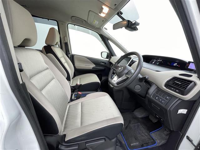 セレナ ｅ－パワー　ハイウェイスターＶ　禁煙車　純正ナビ（ＣＤ・ＤＶＤ・ＢＴ・フルセグ・ＳＤ・ＵＳＢ）全周囲カメラ　純正前方ドライブレコーダー　ビルトインＥＴＣ　両側パワースライドドア　前後クリアランスソナー　レーダークルーズコントロール（22枚目）