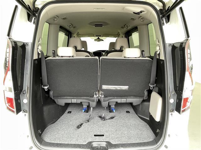 セレナ ｅ－パワー　ハイウェイスターＶ　禁煙車　純正ナビ（ＣＤ・ＤＶＤ・ＢＴ・フルセグ・ＳＤ・ＵＳＢ）全周囲カメラ　純正前方ドライブレコーダー　ビルトインＥＴＣ　両側パワースライドドア　前後クリアランスソナー　レーダークルーズコントロール（27枚目）