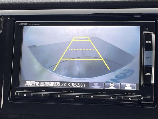 商談ルームには「キッズスペース」を完備しています。ＤＶＤ、ブロック、絵本、おままごとセット。お子様連れでも、ゆっくりとお車をお選びいただけます！