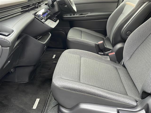 セレナ e-パワー ハイウェイスターV プロパイロット フリップダウンモニター(7枚目)