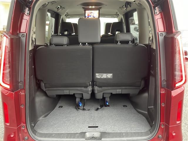 セレナ e-パワー ハイウェイスターV プロパイロット フリップダウンモニター(12枚目)