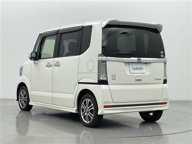 N-BOXカスタム G・Lパッケージ 社外ナビ(CD・DVD・フルセグ・BT・SD)片側パワースライドドア 横滑り防止 アイドリングストップ 社外フロアマット 純正14インチAW オートライト HIDライト スマートキー プッシュスタート(3枚目)