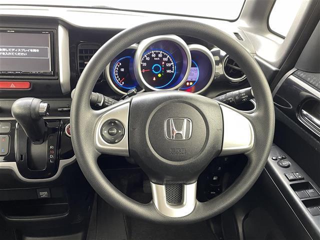 N-BOXカスタム G・Lパッケージ 社外ナビ(CD・DVD・フルセグ・BT・SD)片側パワースライドドア 横滑り防止 アイドリングストップ 社外フロアマット 純正14インチAW オートライト HIDライト スマートキー プッシュスタート(7枚目)