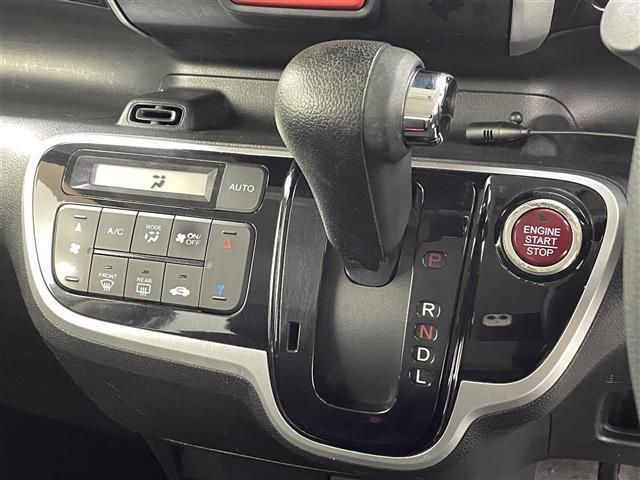 N-BOXカスタム G・Lパッケージ 社外ナビ(CD・DVD・フルセグ・BT・SD)片側パワースライドドア 横滑り防止 アイドリングストップ 社外フロアマット 純正14インチAW オートライト HIDライト スマートキー プッシュスタート(15枚目)