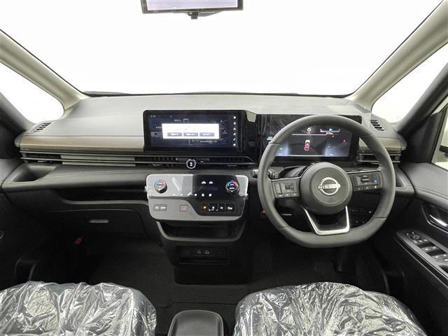 セレナ e-パワー ハイウェイスターV 純正12.3インチナビ 登録済未使用車 純正フリップダウンモニター 純正前方ドラレコ ビルトインETC2.0 全周囲カメラ 両側パワースライドドア 前後クリアランスソナー プロパイロット(4枚目)