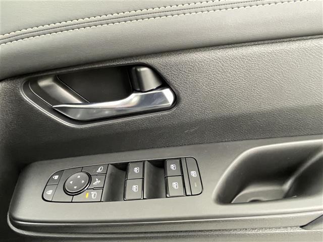 セレナ e-パワー ハイウェイスターV 純正12.3インチナビ 登録済未使用車 純正フリップダウンモニター 純正前方ドラレコ ビルトインETC2.0 全周囲カメラ 両側パワースライドドア 前後クリアランスソナー プロパイロット(16枚目)