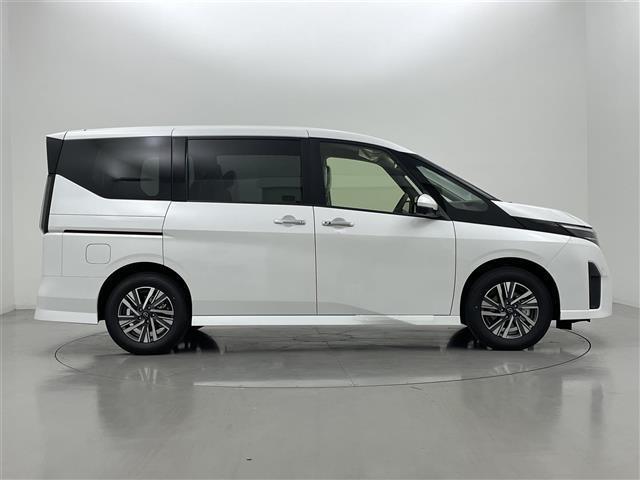 セレナ e-パワー ハイウェイスターV 純正12.3インチナビ 登録済未使用車 純正フリップダウンモニター 純正前方ドラレコ ビルトインETC2.0 全周囲カメラ 両側パワースライドドア 前後クリアランスソナー プロパイロット(35枚目)