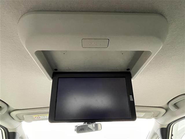 セレナ e-パワー ハイウェイスターV 純正ナビ(CD・DVD・フルセグ・BT・SD)純正前方ドライブレコーダー 全周囲カメラ 純正フリップダウンモニターETC 両側パワースライドドア レーダークルーズコントロール 前後クリアランスソナー(6枚目)