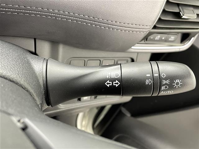 セレナ e-パワー ハイウェイスターV 純正ナビ(CD・DVD・フルセグ・BT・SD)純正前方ドライブレコーダー 全周囲カメラ 純正フリップダウンモニターETC 両側パワースライドドア レーダークルーズコントロール 前後クリアランスソナー(13枚目)