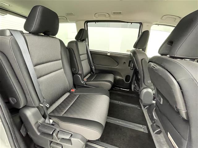 セレナ e-パワー ハイウェイスターV 純正ナビ(CD・DVD・フルセグ・BT・SD)純正前方ドライブレコーダー 全周囲カメラ 純正フリップダウンモニターETC 両側パワースライドドア レーダークルーズコントロール 前後クリアランスソナー(24枚目)