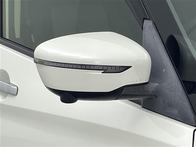 セレナ e-パワー ハイウェイスターV 純正ナビ(CD・DVD・フルセグ・BT・SD)純正前方ドライブレコーダー 全周囲カメラ 純正フリップダウンモニターETC 両側パワースライドドア レーダークルーズコントロール 前後クリアランスソナー(35枚目)