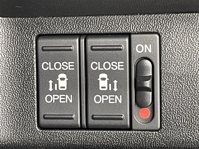 ステップワゴンスパーダ スパーダハイブリッド　Ｇ・ＥＸ　ホンダセンシング　純正９インチナビ（ＣＤ・ＤＶＤ・フルセグ・ＢＴ・ＳＤ・ＵＳＢ）バックカメラ　社外前方ドライブレコーダー　ビルトインＥＴＣ　両側パワースライドドア　前席シートヒーター　ホンダセンシング（16枚目）