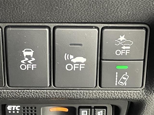 ステップワゴンスパーダ スパーダハイブリッド　Ｇ・ＥＸ　ホンダセンシング　純正９インチナビ（ＣＤ・ＤＶＤ・フルセグ・ＢＴ・ＳＤ・ＵＳＢ）バックカメラ　社外前方ドライブレコーダー　ビルトインＥＴＣ　両側パワースライドドア　前席シートヒーター　ホンダセンシング（17枚目）