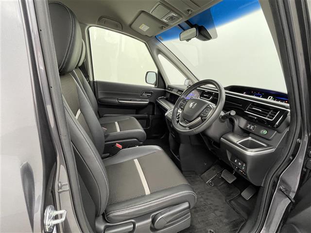 ステップワゴンスパーダ スパーダハイブリッド　Ｇ・ＥＸ　ホンダセンシング　純正９インチナビ（ＣＤ・ＤＶＤ・フルセグ・ＢＴ・ＳＤ・ＵＳＢ）バックカメラ　社外前方ドライブレコーダー　ビルトインＥＴＣ　両側パワースライドドア　前席シートヒーター　ホンダセンシング（23枚目）