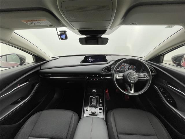 ＣＸ－３０ ２０Ｓ　ブラックトーンエディション　禁煙車　純正ナビ（ＣＤ・ＤＶＤ・フルセグ・ＢＴ・ＨＤＤ）全周囲カメラ　前後ドライブレコーダー　ＥＴＣ　前後クリアランスソナー　　車線逸脱警報　ブラインドスポットモニター　レーダークルーズコントロール（4枚目）