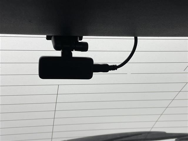 ＣＸ－３０ ２０Ｓ　ブラックトーンエディション　禁煙車　純正ナビ（ＣＤ・ＤＶＤ・フルセグ・ＢＴ・ＨＤＤ）全周囲カメラ　前後ドライブレコーダー　ＥＴＣ　前後クリアランスソナー　　車線逸脱警報　ブラインドスポットモニター　レーダークルーズコントロール（6枚目）