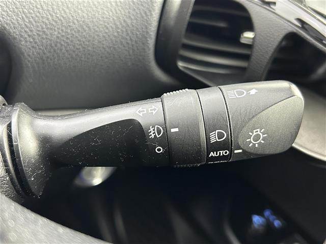 プリウス ＳセーフティプラスＩＩ　禁煙車　純正ナビ（ＣＤ・ＤＶＤ・フルセグ・ＢＴ・ＳＤ）全周囲カメラ　社外前後ドライブレコーダー　ビルトインＥＴＣ　前後クリアランスソナー　レーダークルーズコントロール　ブラインドスポットモニター（14枚目）