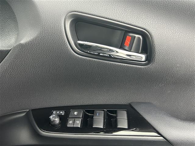 プリウス ＳセーフティプラスＩＩ　禁煙車　純正ナビ（ＣＤ・ＤＶＤ・フルセグ・ＢＴ・ＳＤ）全周囲カメラ　社外前後ドライブレコーダー　ビルトインＥＴＣ　前後クリアランスソナー　レーダークルーズコントロール　ブラインドスポットモニター（20枚目）