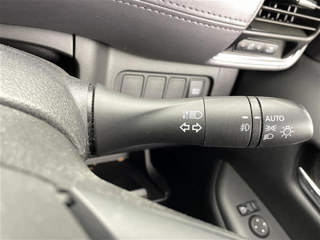 セレナ ｅ－パワー　ハイウェイスターＶ　禁煙車　ワンオーナー　純正ナビ（ＣＤ・ＤＶＤ・フルセグ・ＢＴ・ＳＤ）純正後席モニター　純正前方ドライブレコーダー　ビルトインＥＴＣ　両側パワースライドドア　アダブティブクルコン　前後クリアランスソナー（15枚目）