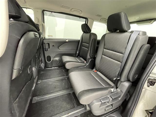 セレナ ｅ－パワー　ハイウェイスターＶ　禁煙車　ワンオーナー　純正ナビ（ＣＤ・ＤＶＤ・フルセグ・ＢＴ・ＳＤ）純正後席モニター　純正前方ドライブレコーダー　ビルトインＥＴＣ　両側パワースライドドア　アダブティブクルコン　前後クリアランスソナー（25枚目）