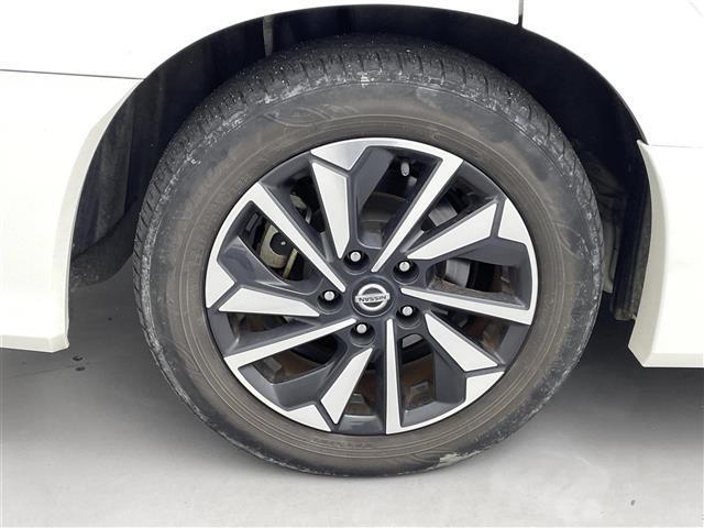 セレナ ｅ－パワー　ハイウェイスターＶ　禁煙車　ワンオーナー　純正ナビ（ＣＤ・ＤＶＤ・フルセグ・ＢＴ・ＳＤ）純正後席モニター　純正前方ドライブレコーダー　ビルトインＥＴＣ　両側パワースライドドア　アダブティブクルコン　前後クリアランスソナー（42枚目）