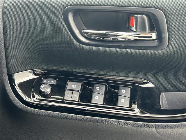 ヴォクシー ZS 煌 アルパインナビ(CD・DVD・フルセグ・BT)バックカメラ ビルトインETC 両側パワースライドドア クルーズコントロール プリクラッシュブレーキ レーンデェパーチャアラート アイドリングストップ(13枚目)