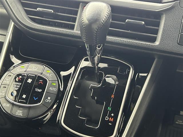 ヴォクシー ZS 煌 アルパインナビ(CD・DVD・フルセグ・BT)バックカメラ ビルトインETC 両側パワースライドドア クルーズコントロール プリクラッシュブレーキ レーンデェパーチャアラート アイドリングストップ(17枚目)