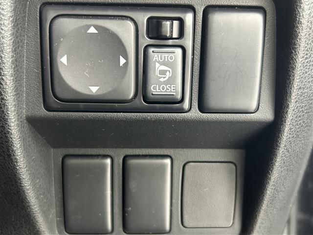 ジューク 15RX アーバンセレクションスタイリブラックパック 禁煙車 社外ナビ(CD・DVD・ワンセグ・BT・ipod・USB)バックカメラ 社外前方ドライブレコーダー ETC 純正フロアマット 純正17インチAW 横滑り防止 オートライト LEDヘッドライト(16枚目)