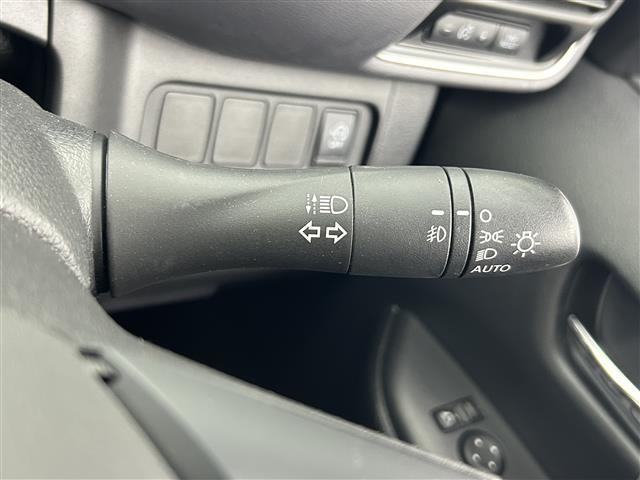 セレナ ハイウェイスターV 純正10型ナビ 全方位カメラ 純正後席モニター Bluetooth フルセグTV ドライブレコーダー クルーズコントロール コーナーセンサー オートハイビーム BSM ETC 衝突軽減システム(13枚目)