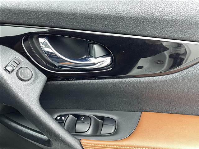 エクストレイル ２０Ｘｉ　レザーエディション　Ｖセレクション　ワンオ－ナ－／プロパイロット／カロッツエリアディスプレイオーディオ／アラウンドビューモニター／コーナーセンサー／純１８インチＡＷ／パワーバックドア／ルーフレール／インテリジェントルームミラー／茶レザ－（17枚目）