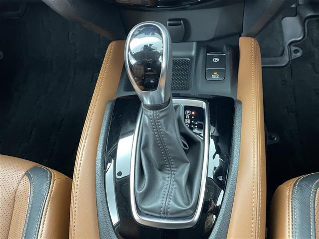 エクストレイル ２０Ｘｉ　レザーエディション　Ｖセレクション　ワンオ－ナ－／プロパイロット／カロッツエリアディスプレイオーディオ／アラウンドビューモニター／コーナーセンサー／純１８インチＡＷ／パワーバックドア／ルーフレール／インテリジェントルームミラー／茶レザ－（20枚目）