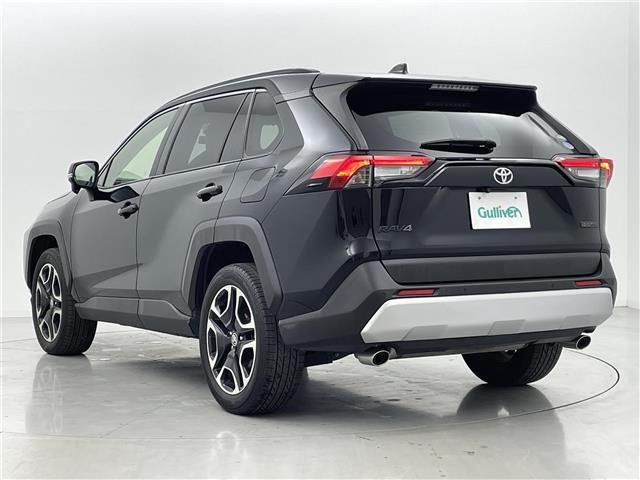 ＲＡＶ４ アドベンチャー　禁煙車　社外ナビ（ＣＤ・ＤＶＤ・フルセグ・ＢＴ・ＳＤ・ＵＳＢ）バックカメラ　前方ドライブレコーダー　ＥＴＣ　クリアランスソナー　トヨタセーフティーセンス（プリクラッシュセーフティ・ロードサインアシスト（3枚目）