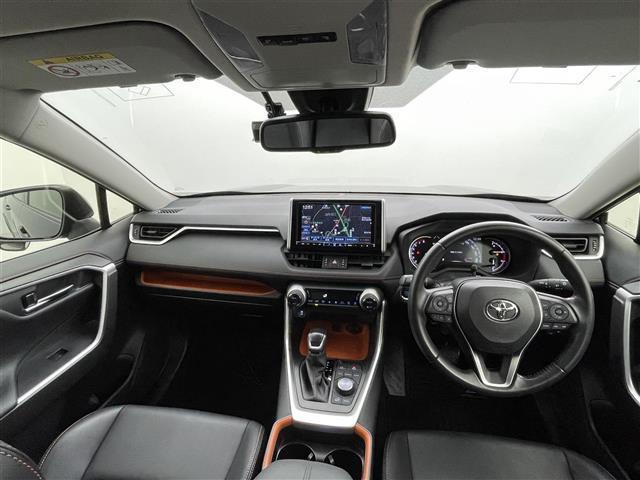 ＲＡＶ４ アドベンチャー　禁煙車　社外ナビ（ＣＤ・ＤＶＤ・フルセグ・ＢＴ・ＳＤ・ＵＳＢ）バックカメラ　前方ドライブレコーダー　ＥＴＣ　クリアランスソナー　トヨタセーフティーセンス（プリクラッシュセーフティ・ロードサインアシスト（4枚目）