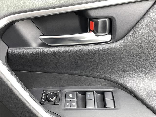 ＲＡＶ４ アドベンチャー　禁煙車　社外ナビ（ＣＤ・ＤＶＤ・フルセグ・ＢＴ・ＳＤ・ＵＳＢ）バックカメラ　前方ドライブレコーダー　ＥＴＣ　クリアランスソナー　トヨタセーフティーセンス（プリクラッシュセーフティ・ロードサインアシスト（18枚目）