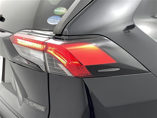 ＲＡＶ４ アドベンチャー　禁煙車　社外ナビ（ＣＤ・ＤＶＤ・フルセグ・ＢＴ・ＳＤ・ＵＳＢ）バックカメラ　前方ドライブレコーダー　ＥＴＣ　クリアランスソナー　トヨタセーフティーセンス（プリクラッシュセーフティ・ロードサインアシスト（40枚目）