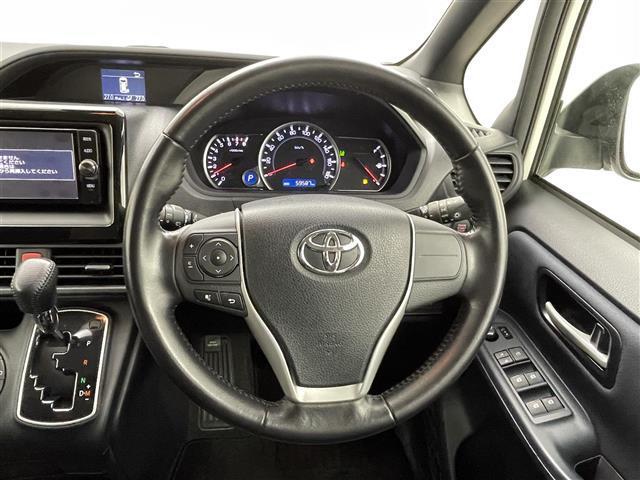 ノア Si 禁煙車 純正ナビ(CD・DVD・フルセグ・BT・SD)バックカメラ 社外前後ドライブレコーダー ビルトインETC 両側パワースライドドア アイドリングストップ 衝突軽減ブレーキ レーンキープアシスト(8枚目)