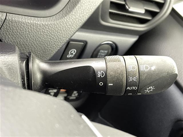 ノア Si 禁煙車 純正ナビ(CD・DVD・フルセグ・BT・SD)バックカメラ 社外前後ドライブレコーダー ビルトインETC 両側パワースライドドア アイドリングストップ 衝突軽減ブレーキ レーンキープアシスト(13枚目)