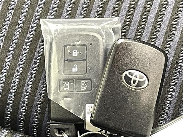 ノア Si 禁煙車 純正ナビ(CD・DVD・フルセグ・BT・SD)バックカメラ 社外前後ドライブレコーダー ビルトインETC 両側パワースライドドア アイドリングストップ 衝突軽減ブレーキ レーンキープアシスト(15枚目)