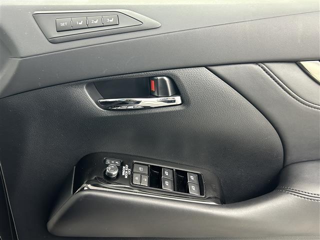 アルファード 2.5S Cパッケージ 純正ナビ(TV Bluetooth disc FM/AM )TRDエアロ デジタルインナーミラー サンルーフ フリップダウンモニター パワーバックドア BSM エアシート ステアリングヒーター(16枚目)